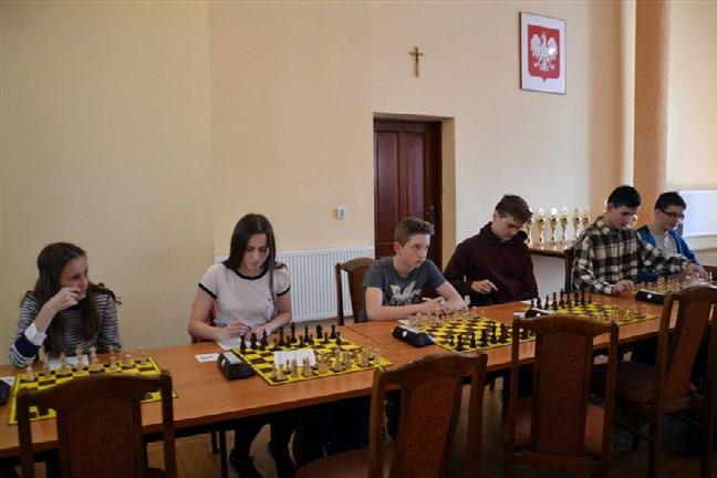 i GKSz Hetman II Pilzno; trzy przegrali: z UKS Sp1 Brzozów, KKSz Karpaty Urania Mosir Krosno i GKSz Hetman Pilzno oraz dwa zremisowali: z UKS Orlik Rudnik nad Sanem i LKS Sanowia Lesko.