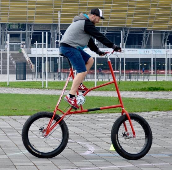 Formy mobilności aktywnej Forms of active mobility Rowery Bikes Tradycyjne