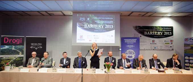 Mirosław Bajor Ewelina Nawara Andrzej Zygmunt Ewelina Nawara, przewodnicząca Komitetu Organizacyjnego, otwiera Forum BARIERY 2013. Od lewej: Marek Wierzchowski, prof.