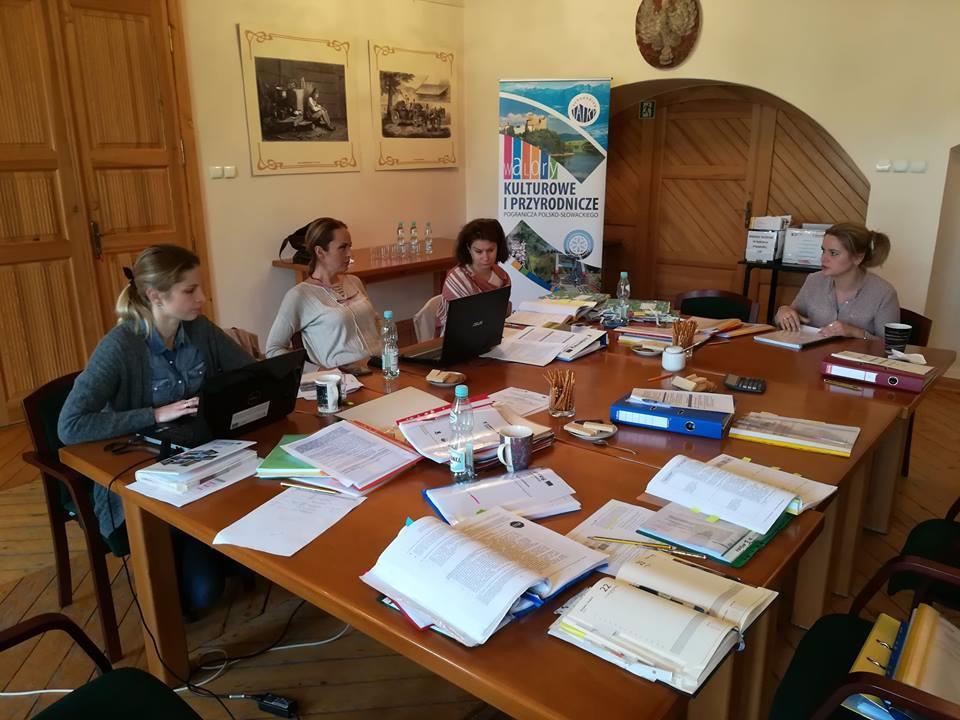 2 NEWSLETTER ZWIĄZKU EUROREGION TATRY Wydarzenia Ocena formalna mikroprojektówdrugi nabór wniosków na dziedzictwo kulturowe i przyrodnicze pogranicza Serdecznie gratulujemy wnioskodawcom, których