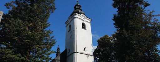 Gmina Łapsze NOwy Niżne Targ 9 Kościół św. Katarzyny z 1748 r. w Nowej Białej Cennym zabytkiem Nowej Białej jest kościół parafi alny z XVIII w. pw. św. Katarzyny Aleksandryjskiej.