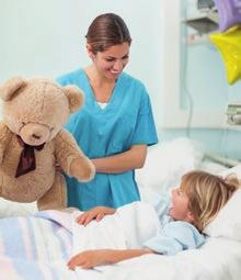 LEHRBUCH 8 9 D A CH L 8 Im Krankenhaus 1 Przestaw sylaby, tak aby powstały zwroty pasujące do zdjęć. 1 4 1. KEN LIE KRAN GEN IM HAUS. TI TER PA CHEN EN UN SU TEN. TEN IM BOR BEI AR LA 4.