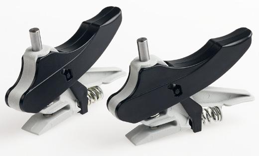 dziurek 4 przebijaki, z których każdy można dostosowywać dzięki mechanizmowi sprężynowemu Antypoślizgowa