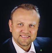 PANELIŚCI DANIEL MARTYNIUK Partner w Deloitte Consulting, Lider Programu CIO Posiada ponad 15-letnie doświadczenie w doradztwie zarówno strategicznym jak i technologicznym z naciskiem na usługi dla