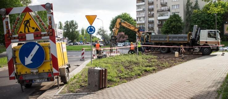 Awaria ciepłownicza. PONAD 200 BUDYNKÓW BEZ CIEPŁA! data aktualizacji: 2015.05.14 Awaria ciepłownicza na skrzyżowaniu ulic Herbsta i Romera.