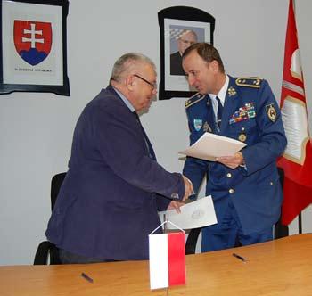 : 0960 422529 e-mail: danusa.spila@aos.sk Mgr.