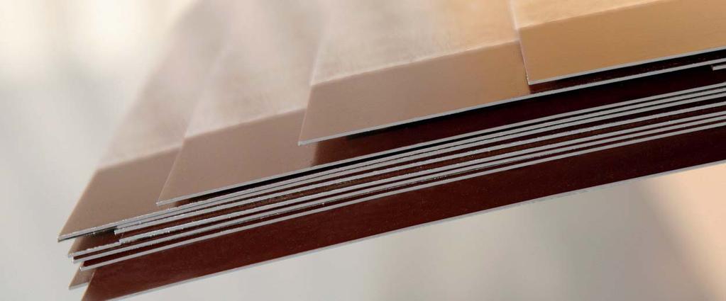 HLADKÝ PLECH materiál na klampiarske výrobky štandardné a neštandardné široká paleta farieb prispôsobená farbe strešnej krytiny štandardné zabezpečenie fóliou obytné budovy priemyselné objekty a