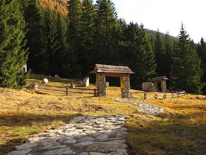4/2011 ZUBERSKÉ NOVINY 5 Pamätné miesto obetí Roháčov Ako sa napĺňala idea pamätného miesta: Myšlienka vybudovať pamätné miesto obetiam Roháčov vznikla pred dvadsiatimi rokmi.