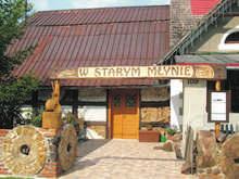 Obecie wyekspooway jest stary budyek m³ya i stare maszyy mo a odwiedziæ Izbê Tradycji