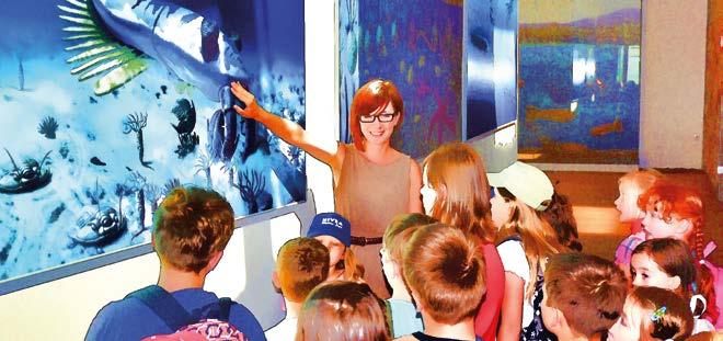 Kraina Odkrywców Stajemy na głowie, żeby ciekawi świata mali odkrywcy z okazji swojego święta mogli zdobywać wiedzę i nowe doświadczenia, świetnie się przy tym bawiąc. Bawić się i uczyć jednocześnie?