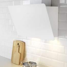 Oświetlenie LED Booster Przyciemniane oświetlenie Oświetlenie LED Booster Przyciemniane oświetlenie Parametry Wydajność okapu z podłączeniem do kanału wentylacyjnego: 640 m³/h.