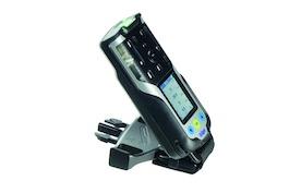 Dräger X-am 3500 05 Akcesoria Stojak D-6545-2017 Pozwala ustawić pionowo urządzenie w celu monitorowania obszaru.