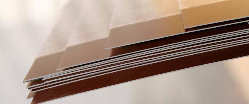 Hladký plech materiál na klampiarske výrobky štandardné a neštandardné široká paleta farieb prispôsobená farbe strešnej krytiny štandardné zabezpečenie fóliou obytné budovy priemyselné objekty a