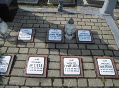 Świętochłowice Chropaczów Cmentarz Mogiła zbiorowa 7 ofiar i pomnik W dowód