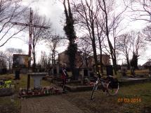 1898 roku. + 5  Orzegowska Pomnik i mogiła zbiorowa Mogiła 3 górników, którzy zginęli 18.11.