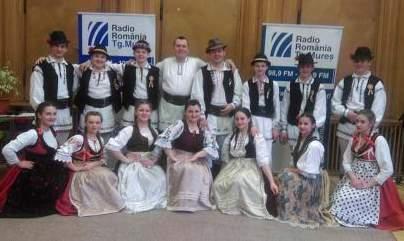 szkolenie młodzieży, organizowanie targów i wystaw oraz