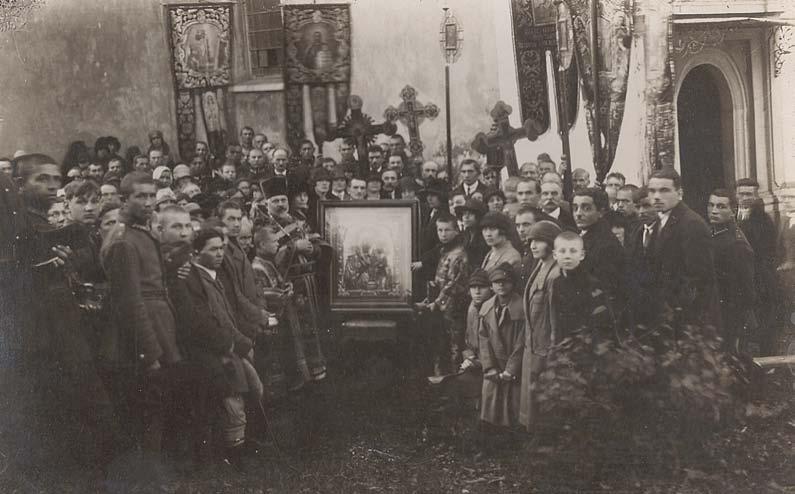 Krajobraz architektoniczny miasta upiększają zabytkowe świątynie i nekropolia: Katedra Prawosławna Przemienienia Pańskiego (1633 r.