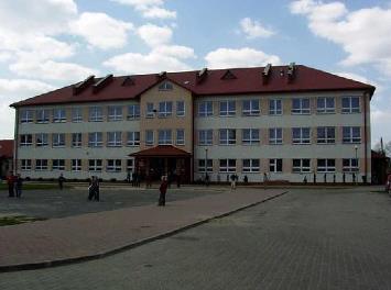 2003 Roboty remontowe w budynkach Szkół Podstawowych - w Sichowie Dużym -