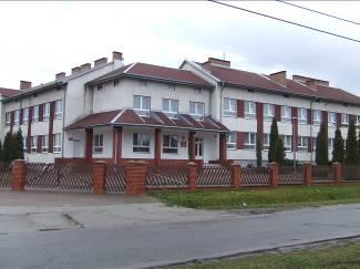 wymiana stolarki okiennej i drzwiowej, remont i wymiana posadzek - w