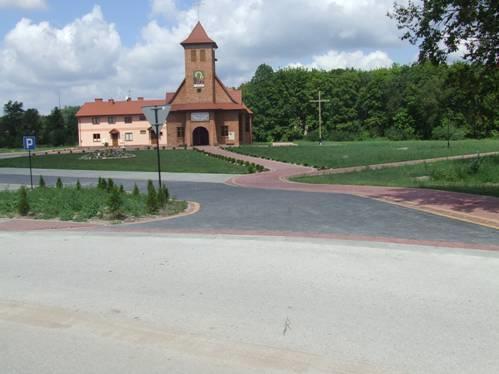 2012 Remont placu wokół kościoła parafialnego w Rytwianach Koszt inwestycji: 281 040,09 zł. Budżet gminy: 86 356,52 zł.