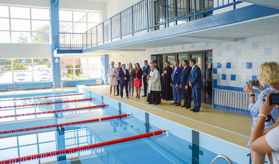 Ślubowanie klas pierwszych 4. Awans na starszy stopień uczniów klas policyjnych 5. Oddanie do użytku po przeprowadzonym remoncie obiektu krytej pływalni.