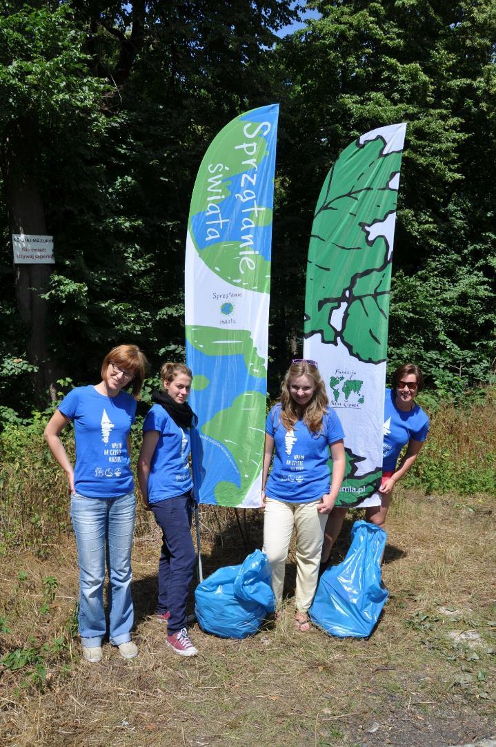 Sprzątanie Wyspy Pajęczej 16 lipca zespół Fundacji Nasza Ziemia wraz z wolontariuszami uprzątnął kolejną mazurską wyspę,