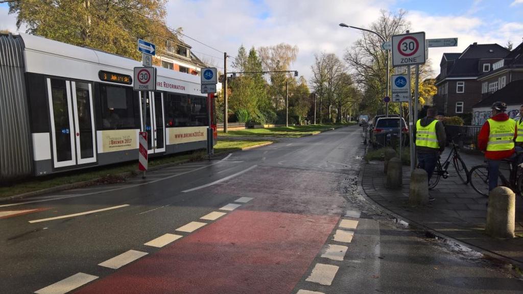 Zdjęcie 5: Zjazd z drogi rowerowej do strefy TEMPO 30, opracowanie własne Rysunek 19: Wjazd na wydzieloną drogę rowerową, opracowanie własne