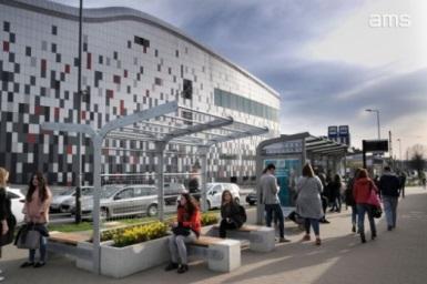 Wynik operacyjny - EBIT 2,1 1,3 61,5% 16,2 19,1 (15,2%) marża EBIT 5,6% 3,8% 1,8pkt% 13,4% 16,7% (3,3pkt%) EBITDA 7,0 6,0 16,7% 30,8 32,3 (4,6%) marża EBITDA 18,8% 17,5% 1,3pkt%