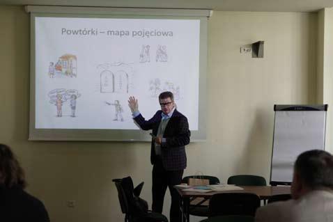 Miejscem obrad był Instytut Europejski. Konferencję otworzył, wprowadzając zebranych w jej tematykę Janusz Moos, dyrektor Łódzkiego Centrum Doskonalenia Nauczycieli i Kształcenia Praktycznego.