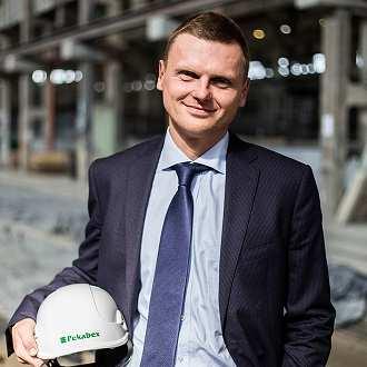 Posiada wieloletnie doświadczenie z zakresu zarządzania, które zdobył zarówno jako partner zarządzający (prezes zarządu) Sovereign Capital, jak i członek organów poszczególnych spółek portfelowych