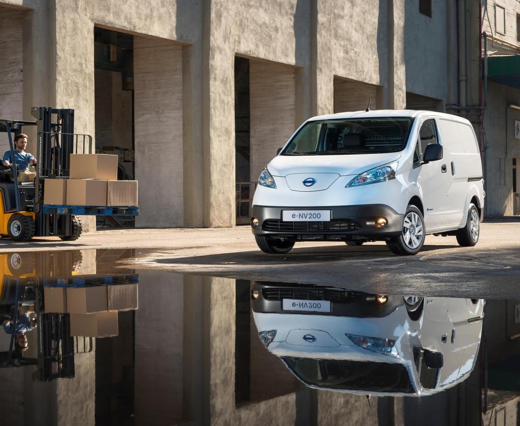 v NISSAN e-nv200 2.