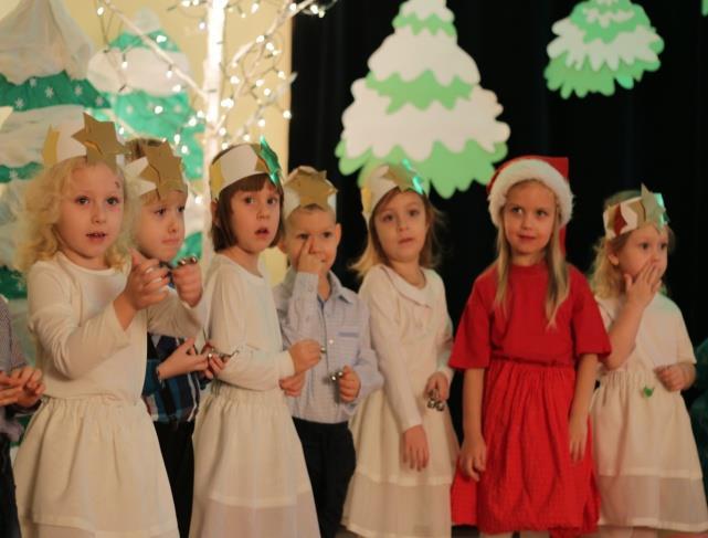 Rybek był pracowitym miesiącem. Bardzo niecierpliwie czekaliśmy na wizytę Świętego Mikołaja w naszym przedszkolu. Wszyscy byliśmy bardzo zadowoleni z prezentów jakie otrzymaliśmy.