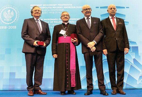 Dziennik Bałtycki, największa na Pomorzu gazeta regionalna, zorganizował uroczystą galę urodzinową, podczas której ogłoszono nazwisko laureata nagrody Człowiek Roku 2017, a także uhonorowano