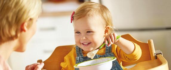 Potrzeby żywieniowe małego dziecka ZGODNIE Z ZALECENIAMI EKSPERTÓW*: Każde dziecko, w zależności od swojej masy ciała, do codziennego funkcjonowania potrzebuje innej ilości energii.