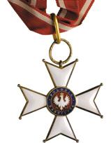 Józefa Piłsudskiego, Warszawa, 10 listopada 2014 r. Krzyż Orderu Odrodzenia Polski ( Polonia Restituta, na zdjęciu Komandorski III klasy) ustanowiony na mocy ustawy z dnia 4 lutego 1921 r.