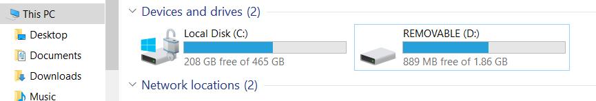 5. Przesyłanie zeskanowanych dokumentów na komputer/tablet Urządzenie oferuje dwie możliwości przesyłania skanów do komputera: przy pomocy kabla micro USB lub adaptera kart microsd. 5.1.