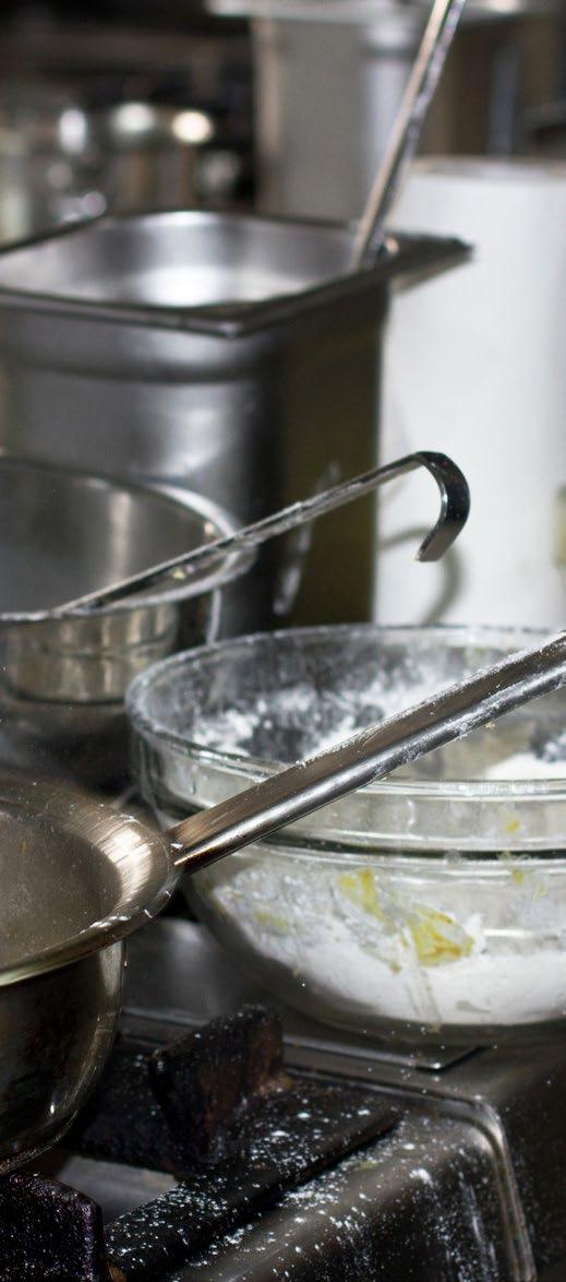 Usprawnij pracę w kuchni, a uzyskasz wyższą wydajność Środki do wycierania i czyszczenia, które są łatwo dostępne, znacznie podnoszą wydajność kuchni.
