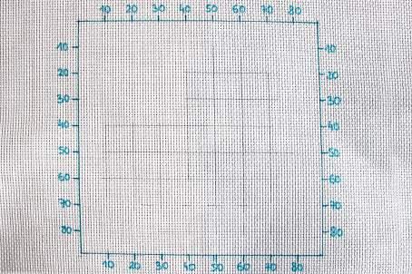Kwadrat 5 x 5 cm w skali 1:1 14ct 54 54 oczka/1 cm (9681 Przy malutkich wzorach nie trzeba rysować siatki wystarczy od razu zacząć haftować ustalając punkt początkowy na przecięciach linii,