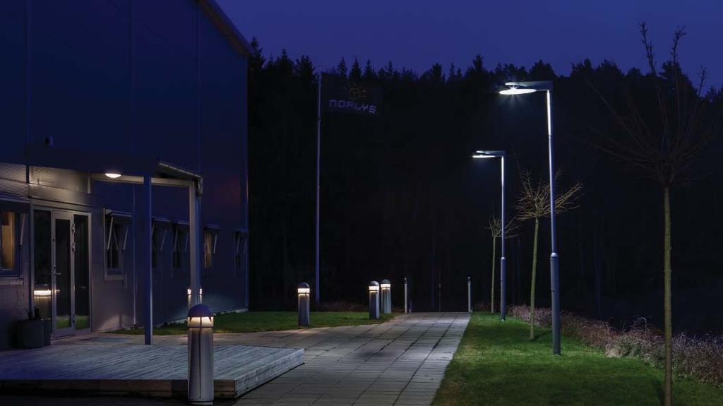 SUNNFJORD Aluminium Grafit 13 77 7,6 55 SUNNFJORD IP55, Klasa I Do słupa o średnicy