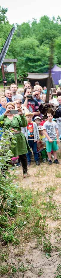 Kultura Jak to bywało za Piasta, czyli piknik średniowieczny Od dwóch lat mieszkańcy Targówka całymi rodzinami odwiedzają piknik średniowieczny w Lesie Bródnowskim.