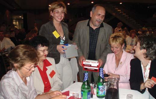 Postrehla som však, že po skončení losovania tomboly viac ako 2/3 účastníkov opustilo priestory spoločenskej sály Kultúrneho domu, a tak mi nedá nepoložiť otázku to naozaj väčšine išlo len o ceny z