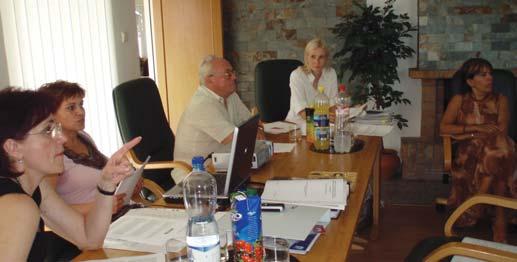 Z ČINNOSTI SKZL 4 ZUBNÝ LEKÁR č. 7-8 / júl - august 2006 / ročník XIII Z JÚNOVÝCH ROKOVANÍ VÝBOROV SKZL Mgr.