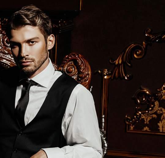FEDERICO MAHORA / PURE ROYAL MĘSKIE 15 Współczesny dżentelmen zawsze dba o każdy, choćby najdrobniejszy szczegół. Wie, że zapach jest jego wizytówką.