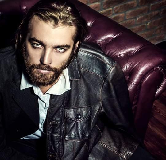 FEDERICO MAHORA / PURE MĘSKIE 39 Wyjdź poza szablon i wyraź siebie w zupełnie inny sposób.