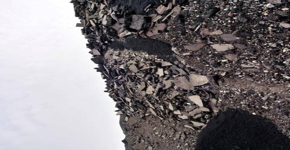 Definicje PN-EN 13108-8 > WT-2 Destrukt asfaltowy mieszanka-mineralno asfaltowa, która jest uzyskiwana w wyniku frezowania warstw asfaltowych, w wyniku rozkruszenia płyt wyciętych z nawierzchni