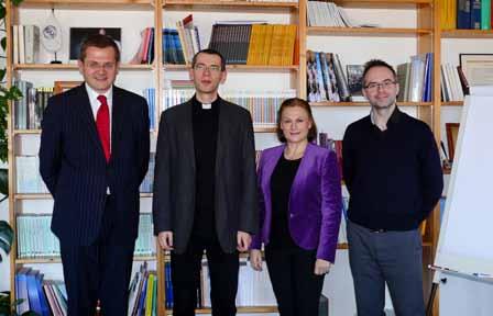 Powołano specjalną komisję do spraw reorganizacji, której zadaniem było nie tylko opracowanie programu zmian i określenie środków do tego niezbędnych, lecz również rozwiązanie wszystkich spraw