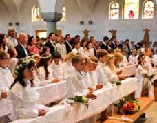 koncelebrowali ksiądz Jacek Jeruzalski z Winterthur i diakon Ronald Jenny z parafii Herz Jesu Wiedikon.