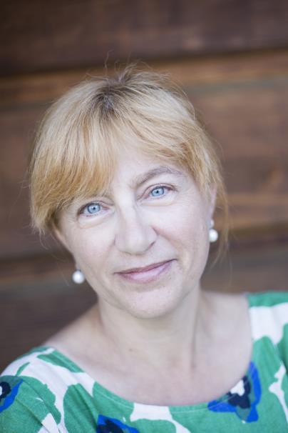 Between.Wydawnictwo Czarne MONIKA SZNAJDERMAN Wydarzenia Antropolog kultury; stopień doktora nauk humanistycznych otrzymała w Instytucie Sztuki PAN w Warszawie. Autorka książek Zaraza.