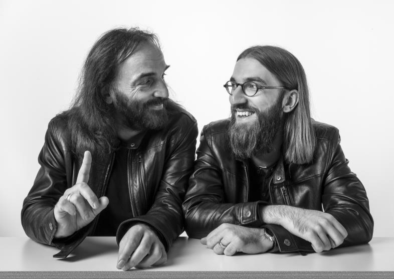 UWOLNIONE DŹWIĘKI MACIEJ RYCHŁY, MATEUSZ RYCHŁY Środa, 16 maja 2018, godz. 21.30 (Teatr BOTO, Sopot) Ideą projektu Uwolnione dźwięki jest odczytanie muzyki z obrazów zawierających zapis nutowy.