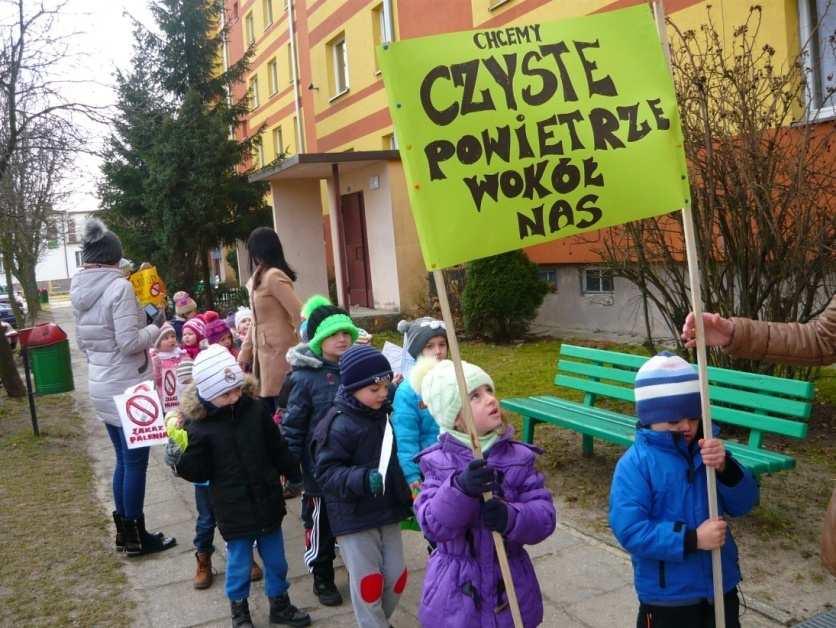 Program przedszkolnej edukacji antytytoniowej Czyste powietrze wokół nas Program przedszkolnej edukacji antytytoniowej,,czyste Powietrze Wokół Nas ma charakter profilaktyczny i dostosowany jest do
